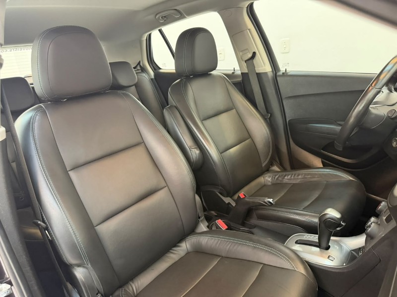 CHEVROLET TRACKER LTZ 1.8 2016/2016 LUCAS AUTOMÓVEIS BOM RETIRO DO SUL / Carros no Vale CHEVROLET TRACKER LTZ 1.8 2016/2016 LUCAS AUTOMÓVEIS BOM RETIRO DO SUL / Carros no Vale