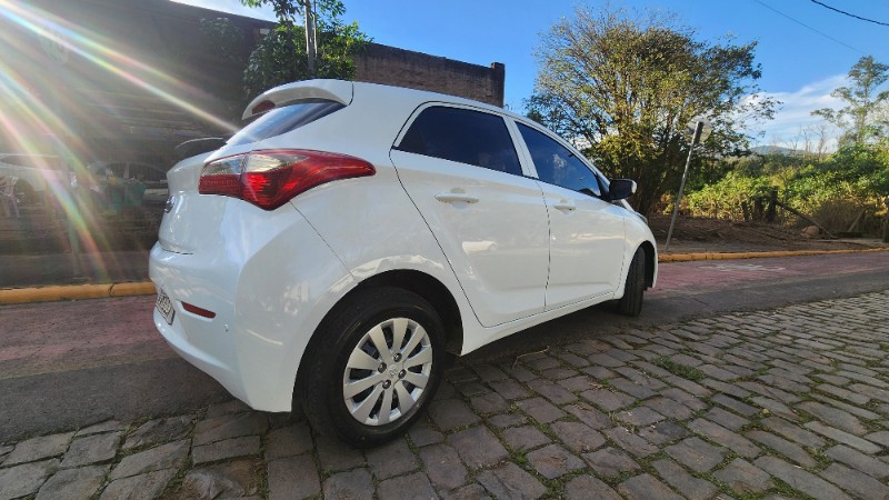 HYUNDAI HB20 1.6 2013/2013 FERNANDO AUTOMÓVEIS | REVENDA DE CARROS ARROIO DO MEIO ARROIO DO MEIO / Carros no Vale