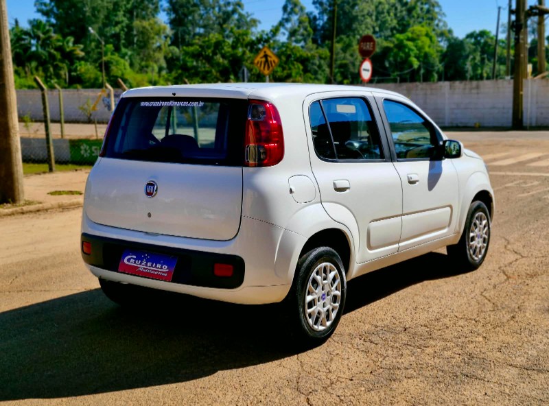 FIAT UNO VIVACE CELEB. 1.0 EVO F.FLEX 8V 5P 2015/2016 CRUZEIRO MULTIMARCAS CRUZEIRO DO SUL / Carros no Vale