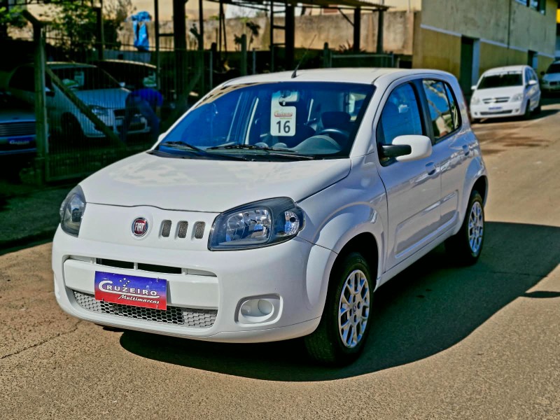 FIAT UNO VIVACE CELEB. 1.0 EVO F.FLEX 8V 5P 2015/2016 CRUZEIRO MULTIMARCAS CRUZEIRO DO SUL / Carros no Vale
