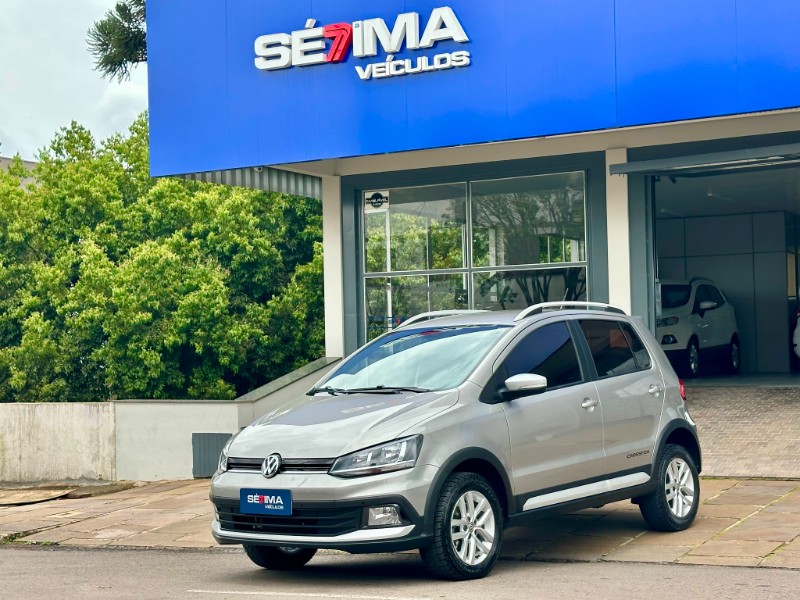 VOLKSWAGEN CROSSFOX 1.6 I-MOTION 2015/2016 SÉTIMA VEÍCULOS GUAPORÉ / Carros no Vale