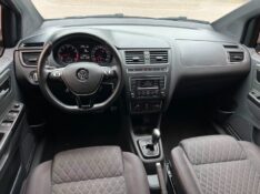 VOLKSWAGEN CROSSFOX 1.6 I-MOTION 2015/2016 SÉTIMA VEÍCULOS GUAPORÉ / Carros no Vale