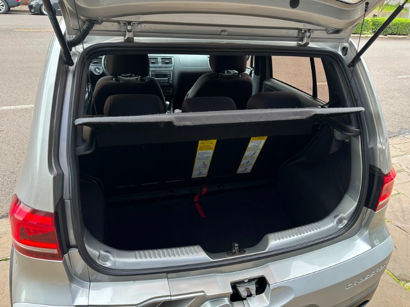 VOLKSWAGEN CROSSFOX 1.6 I-MOTION 2015/2016 SÉTIMA VEÍCULOS GUAPORÉ / Carros no Vale