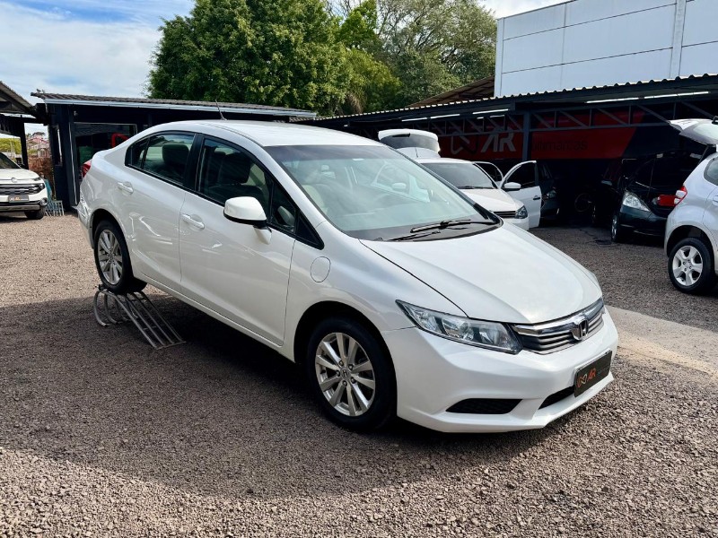 HONDA CIVIC 1.8 LXS 16V FLEX 4P AUTOMÁTICO /2014 AR MULTIMARCAS VENÂNCIO AIRES / Carros no Vale