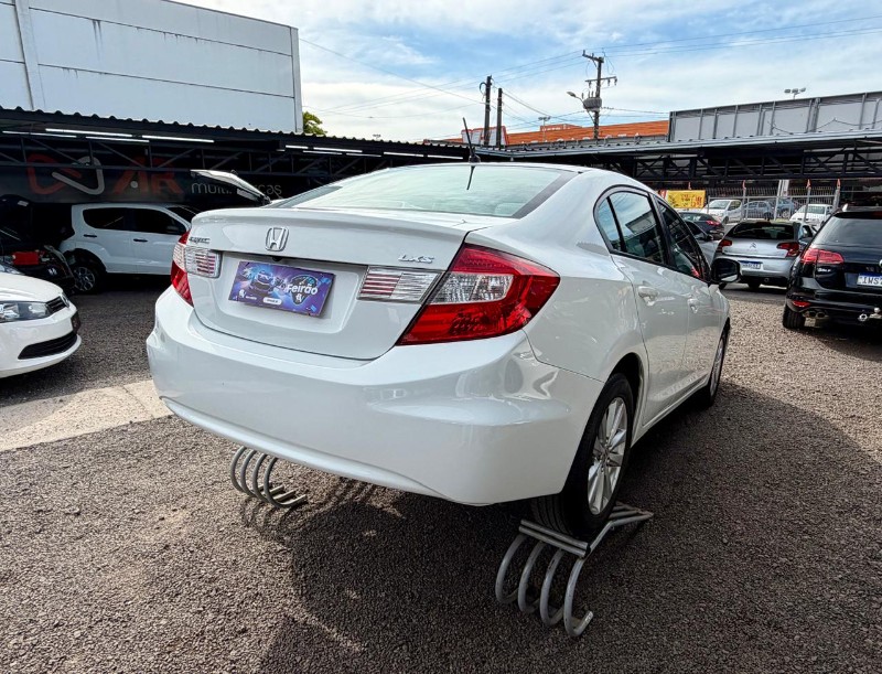 HONDA CIVIC 1.8 LXS 16V FLEX 4P AUTOMÁTICO /2014 AR MULTIMARCAS VENÂNCIO AIRES / Carros no Vale