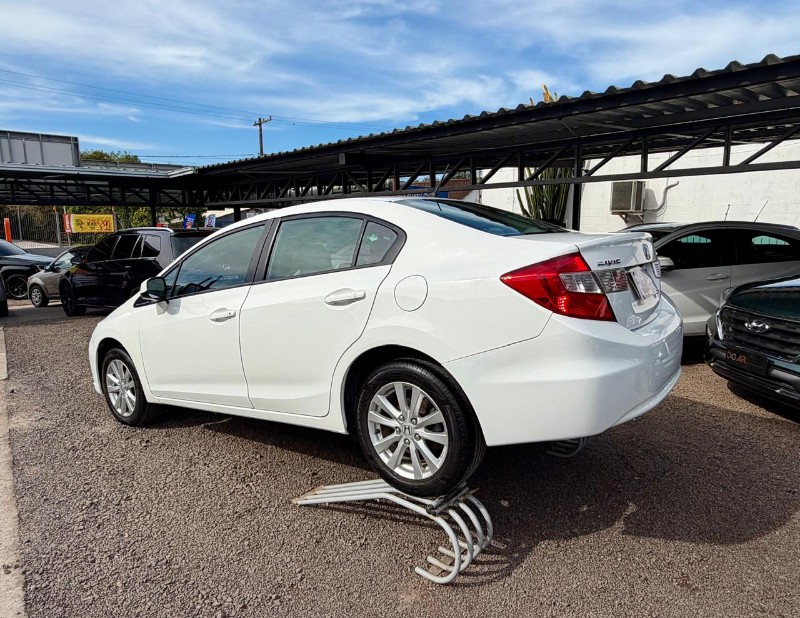 HONDA CIVIC 1.8 LXS 16V FLEX 4P AUTOMÁTICO /2014 AR MULTIMARCAS VENÂNCIO AIRES / Carros no Vale