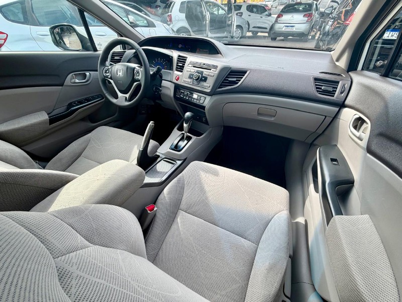 HONDA CIVIC 1.8 LXS 16V FLEX 4P AUTOMÁTICO /2014 AR MULTIMARCAS VENÂNCIO AIRES / Carros no Vale