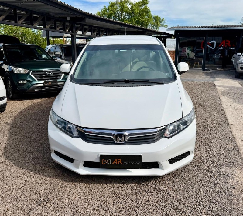HONDA CIVIC 1.8 LXS 16V FLEX 4P AUTOMÁTICO /2014 AR MULTIMARCAS VENÂNCIO AIRES / Carros no Vale