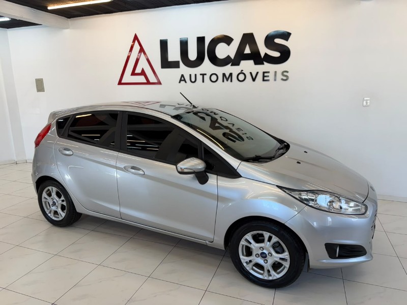 FORD FIESTA HB SE 1.6 2014/2014 LUCAS AUTOMÓVEIS BOM RETIRO DO SUL / Carros no Vale