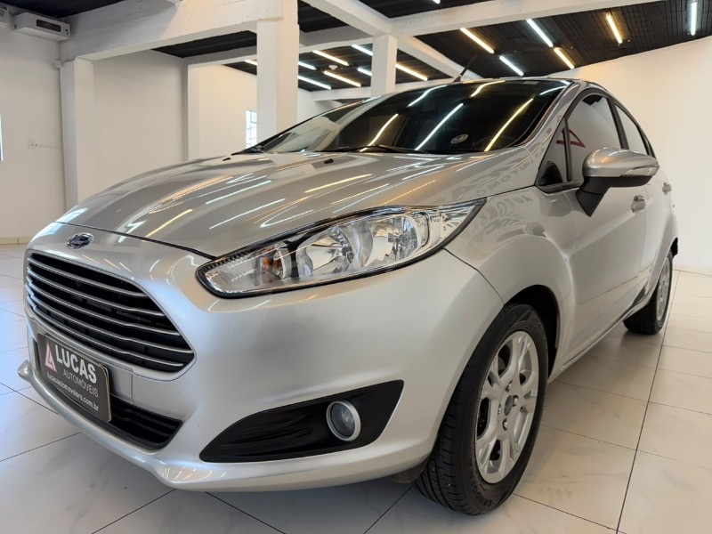 FORD FIESTA HB SE 1.6 2014/2014 LUCAS AUTOMÓVEIS BOM RETIRO DO SUL / Carros no Vale