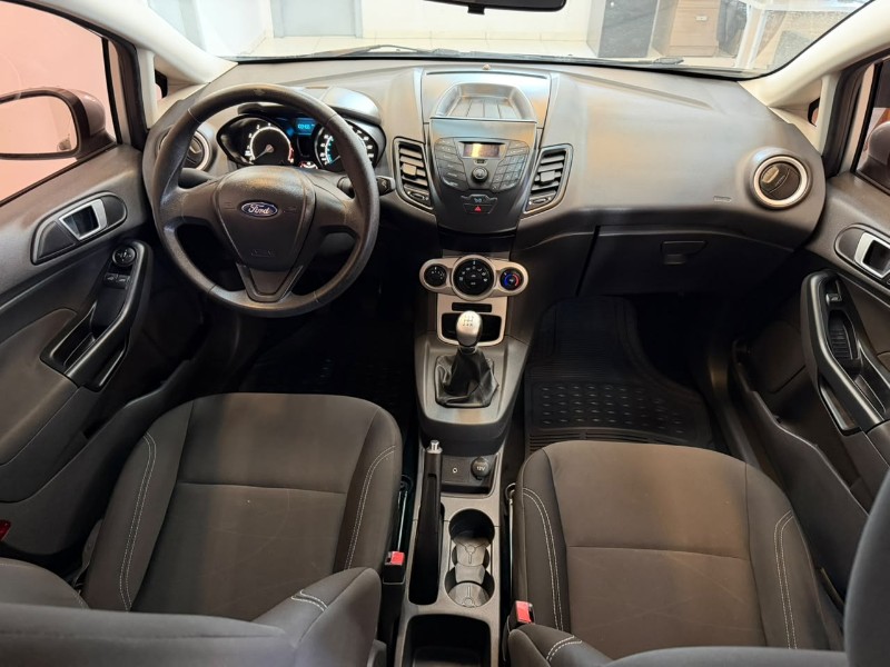 FORD FIESTA HB SE 1.6 2014/2014 LUCAS AUTOMÓVEIS BOM RETIRO DO SUL / Carros no Vale