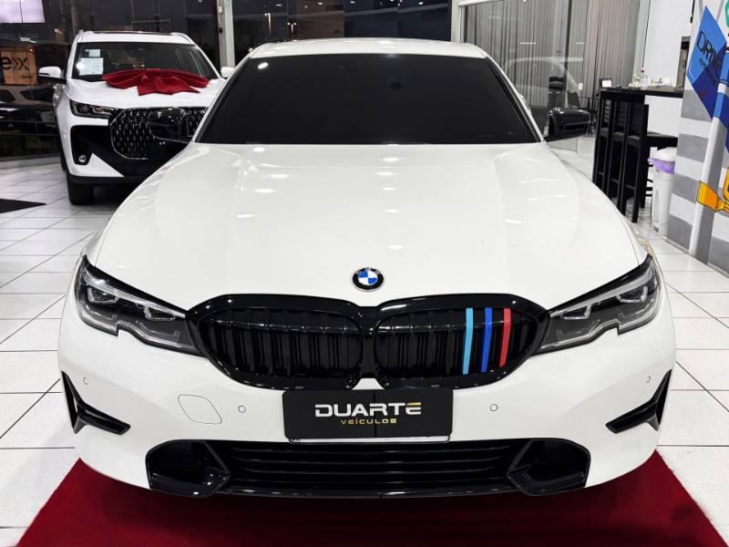 BMW 320i 2.0 16V TURBO GASOLINA SPORT AUTOMÁTICO 2019/2020 DUARTE VEÍCULOS PORTO ALEGRE / Carros no Vale