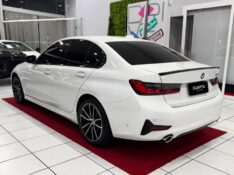 BMW 320i 2.0 16V TURBO GASOLINA SPORT AUTOMÁTICO 2019/2020 DUARTE VEÍCULOS PORTO ALEGRE / Carros no Vale