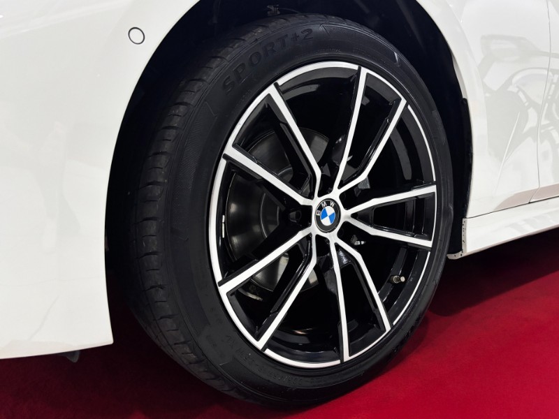 BMW 320i 2.0 16V TURBO GASOLINA SPORT AUTOMÁTICO 2019/2020 DUARTE VEÍCULOS PORTO ALEGRE / Carros no Vale