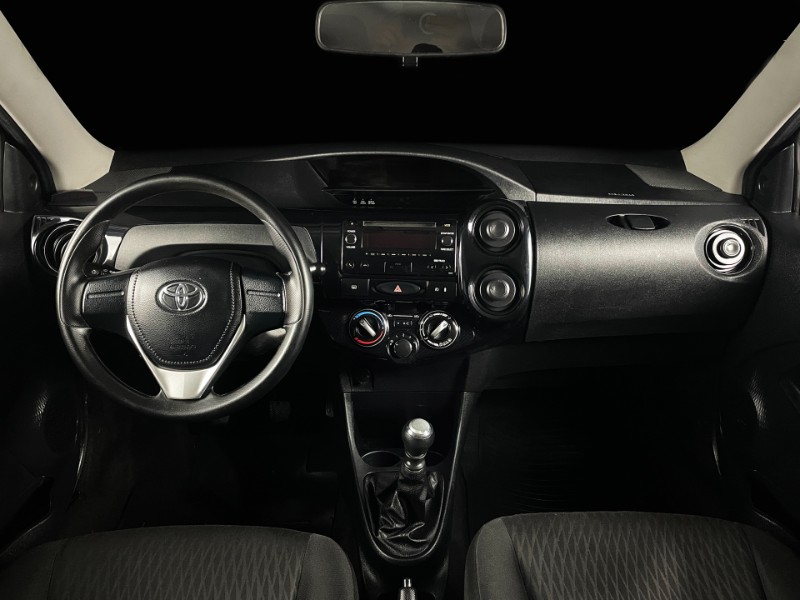 TOYOTA ETIOS SEDAN X 1.5 16V FLEX 2018/2019 DUARTE VEÍCULOS PORTO ALEGRE / Carros no Vale TOYOTA ETIOS SEDAN X 1.5 16V FLEX 2018/2019 DUARTE VEÍCULOS PORTO ALEGRE / Carros no Vale