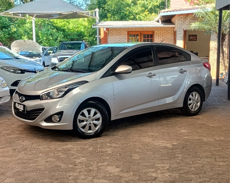 HYUNDAI HB20S 1.6 COMFORT PLUS 16V 2015 2015/2015 RICARDO VEÍCULOS TEUTÔNIA / Carros no Vale