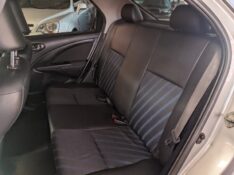 TOYOTA ETIOS 1.5 XS SEDAN 16V FLEX 4P MANUAL 2015/2016 RICARDO VEÍCULOS TEUTÔNIA / Carros no Vale