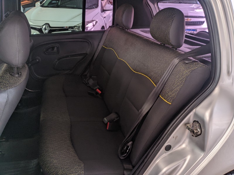 RENAULT CLIO 1.0 EXPRESSION 16V FLEX 4P MANUAL 2013/2014 RICARDO VEÍCULOS TEUTÔNIA / Carros no Vale