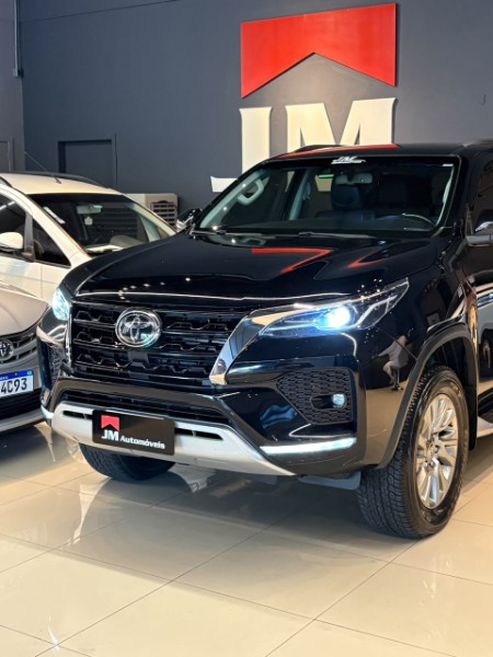 TOYOTA HILUX SW4 2.8 SRX 4X4 2021/2021 JM AUTOMÓVEIS VENÂNCIO AIRES / Carros no Vale TOYOTA HILUX SW4 2.8 SRX 4X4 2021/2021 JM AUTOMÓVEIS VENÂNCIO AIRES / Carros no Vale