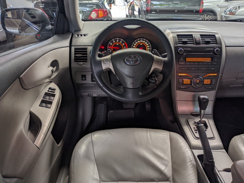 TOYOTA COROLLA XEI 2.0 FLEX 16V AUT. 2010/2011 RICARDO VEÍCULOS TEUTÔNIA / Carros no Vale