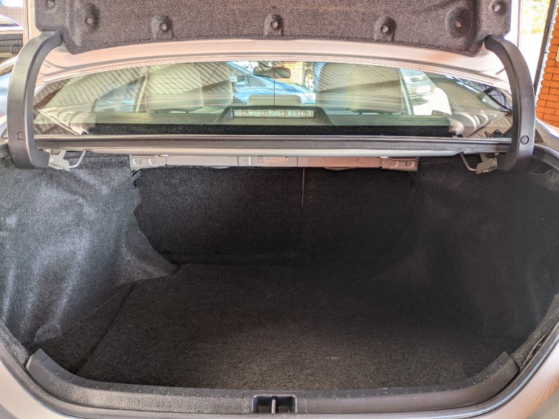 TOYOTA COROLLA XEI 2.0 FLEX 16V AUT. 2016/2017 RICARDO VEÍCULOS TEUTÔNIA / Carros no Vale
