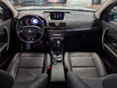 RENAULT FLUENCE 2.0 DYNAMIQUE PLUS 16V FLEX 4P AUTOMÁTICO 2017/2018 RICARDO VEÍCULOS TEUTÔNIA / Carros no Vale