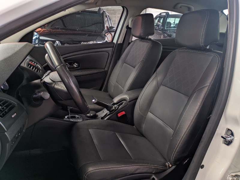 RENAULT FLUENCE 2.0 DYNAMIQUE PLUS 16V FLEX 4P AUTOMÁTICO 2017/2018 RICARDO VEÍCULOS TEUTÔNIA / Carros no Vale RENAULT FLUENCE 2.0 DYNAMIQUE PLUS 16V FLEX 4P AUTOMÁTICO 2017/2018 RICARDO VEÍCULOS TEUTÔNIA / Carros no Vale