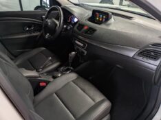 RENAULT FLUENCE 2.0 DYNAMIQUE PLUS 16V FLEX 4P AUTOMÁTICO 2017/2018 RICARDO VEÍCULOS TEUTÔNIA / Carros no Vale