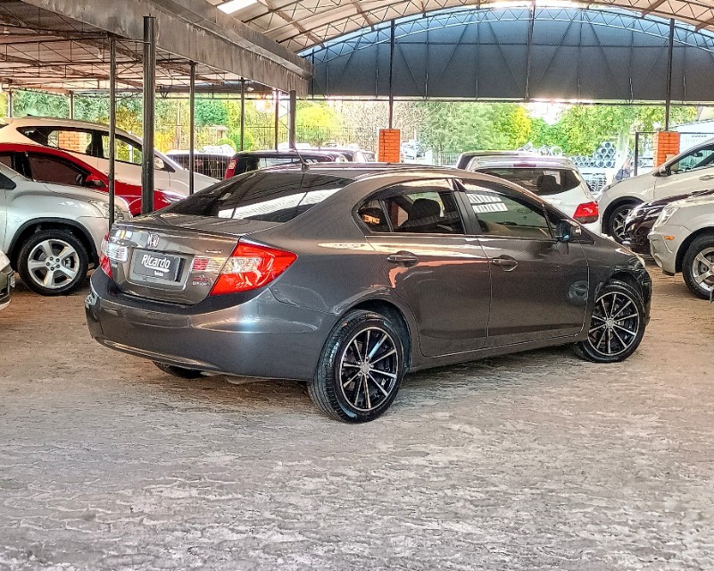 HONDA CIVIC 2.0 LXR 16V FLEX 4P AUTOMÁTICO 2014/2014 RICARDO VEÍCULOS TEUTÔNIA / Carros no Vale