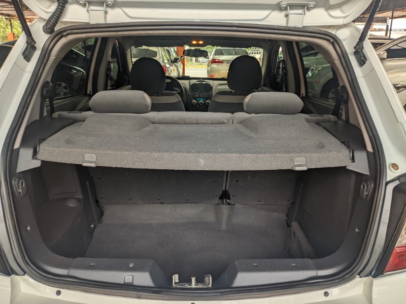CHEVROLET AGILE LTZ 1.4 MPFI 8V FLEXPOWER 5P 2013/2014 RICARDO VEÍCULOS TEUTÔNIA / Carros no Vale