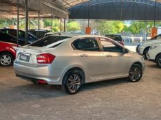 HONDA CITY 1.5 LX 16V FLEX 4P AUTOMÁTICO 2012/2013 RICARDO VEÍCULOS TEUTÔNIA / Carros no Vale