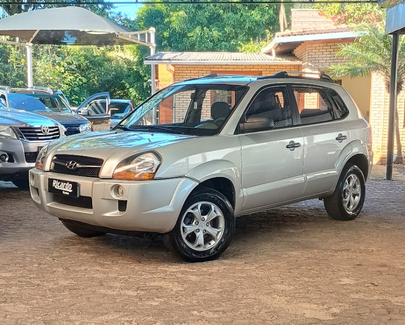 HYUNDAI TUCSON 2.0 GLS 2011/2012 RICARDO VEÍCULOS TEUTÔNIA / Carros no Vale