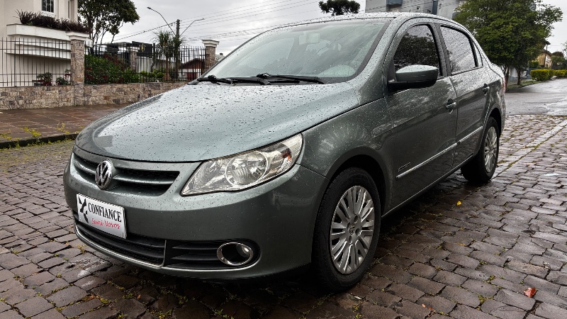 VOLKSWAGEN VOYAGE 1.6 COMFORTLINE 2009/2010 COMPLETO VEÍCULOS GUAPORÉ / Carros no Vale