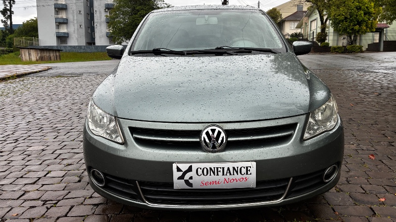 VOLKSWAGEN VOYAGE 1.6 COMFORTLINE 2009/2010 COMPLETO VEÍCULOS GUAPORÉ / Carros no Vale