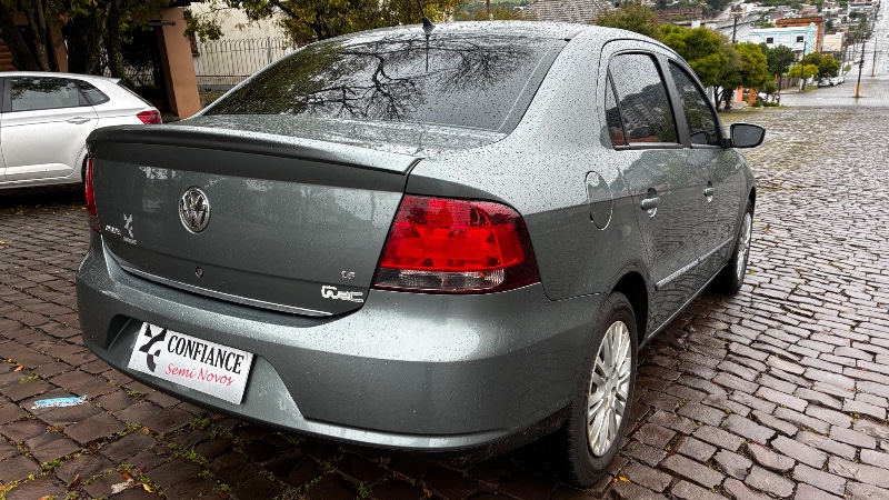 VOLKSWAGEN VOYAGE 1.6 COMFORTLINE 2009/2010 COMPLETO VEÍCULOS GUAPORÉ / Carros no Vale