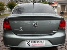 VOLKSWAGEN VOYAGE 1.6 COMFORTLINE 2009/2010 COMPLETO VEÍCULOS GUAPORÉ / Carros no Vale
