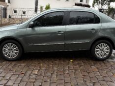 VOLKSWAGEN VOYAGE 1.6 COMFORTLINE 2009/2010 COMPLETO VEÍCULOS GUAPORÉ / Carros no Vale