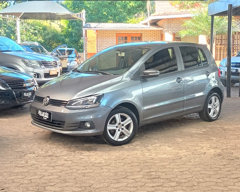 VOLKSWAGEN FOX COMFORTLINE 1.6 FLEX 8V 5P 2015/2016 RICARDO VEÍCULOS TEUTÔNIA / Carros no Vale