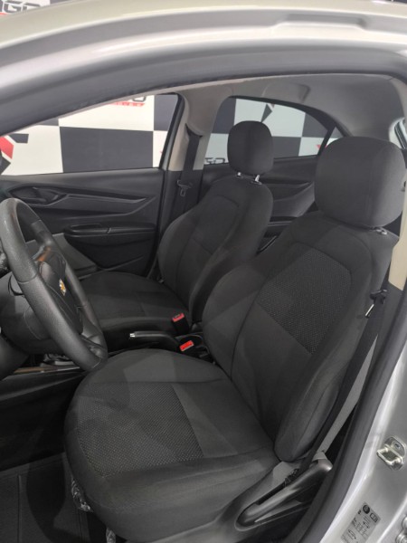 CHEVROLET ONIX 1.0 2018/2018 TIAGO AUTOMÓVEIS VENÂNCIO AIRES / Carros no Vale
