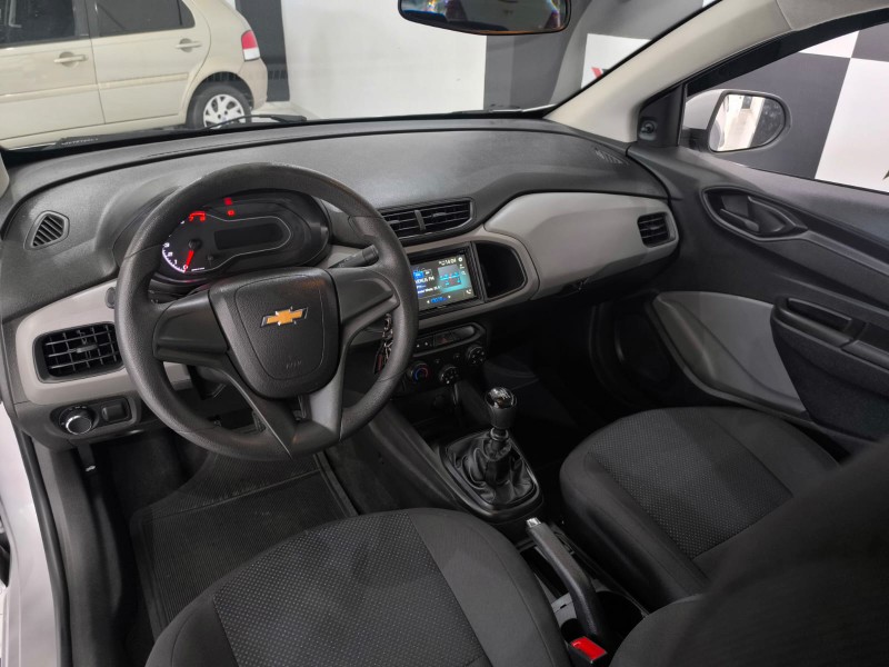 CHEVROLET ONIX 1.0 2018/2018 TIAGO AUTOMÓVEIS VENÂNCIO AIRES / Carros no Vale
