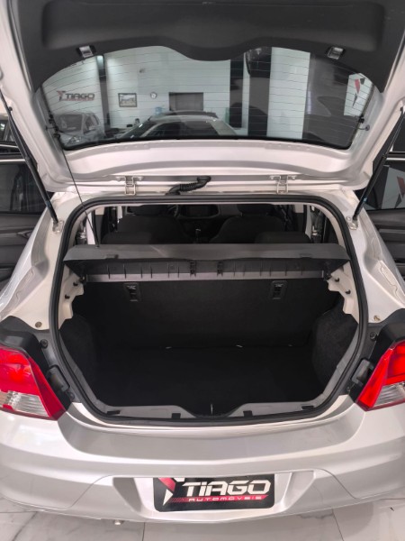 CHEVROLET ONIX 1.0 2018/2018 TIAGO AUTOMÓVEIS VENÂNCIO AIRES / Carros no Vale