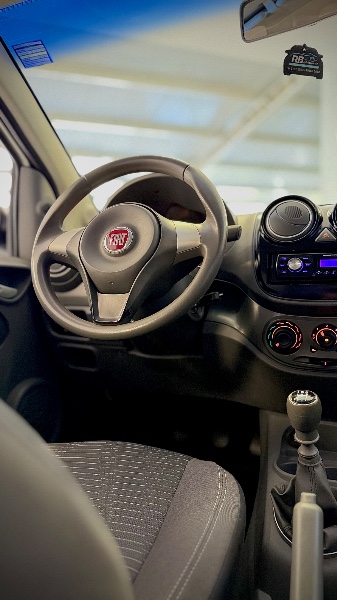 FIAT PALIO 1.0 MPI ATTRACTIVE 8V FLEX 4P MANUAL 2012/2013 MALAGGI VEÍCULOS ENCANTADO / Carros no Vale