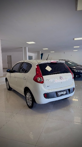 FIAT PALIO 1.0 MPI ATTRACTIVE 8V FLEX 4P MANUAL 2012/2013 MALAGGI VEÍCULOS ENCANTADO / Carros no Vale
