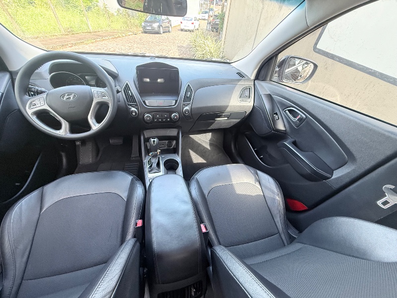 HYUNDAI IX 35 2.0 2017/2017 ELY AUTOMÓVEIS LAJEADO / Carros no Vale HYUNDAI IX 35 2.0 2017/2017 ELY AUTOMÓVEIS LAJEADO / Carros no Vale