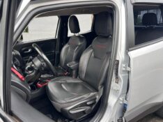 JEEP RENEGADE TRAILHAWK 2.0 4X4 TB DIESEL AUT 2016/2016 LS MULTIMARCAS VENÂNCIO AIRES / Carros no Vale