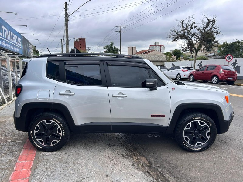 JEEP RENEGADE TRAILHAWK 2.0 4X4 TB DIESEL AUT 2016/2016 LS MULTIMARCAS VENÂNCIO AIRES / Carros no Vale JEEP RENEGADE TRAILHAWK 2.0 4X4 TB DIESEL AUT 2016/2016 LS MULTIMARCAS VENÂNCIO AIRES / Carros no Vale