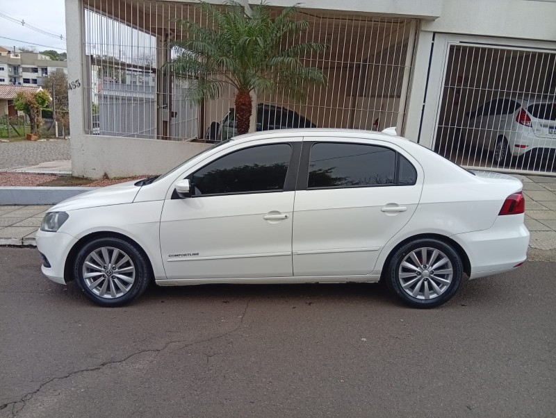 VOLKSWAGEN VOYAGE 1.0 2014/2015 ALTERNATIVA VEÍCULOS LAJEADO / Carros no Vale