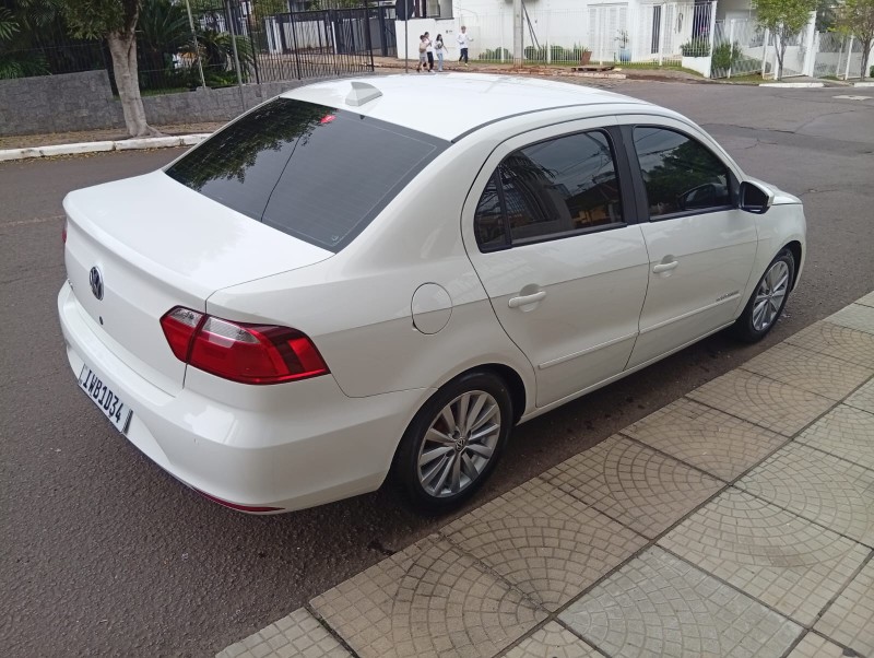 VOLKSWAGEN VOYAGE 1.0 2014/2015 ALTERNATIVA VEÍCULOS LAJEADO / Carros no Vale