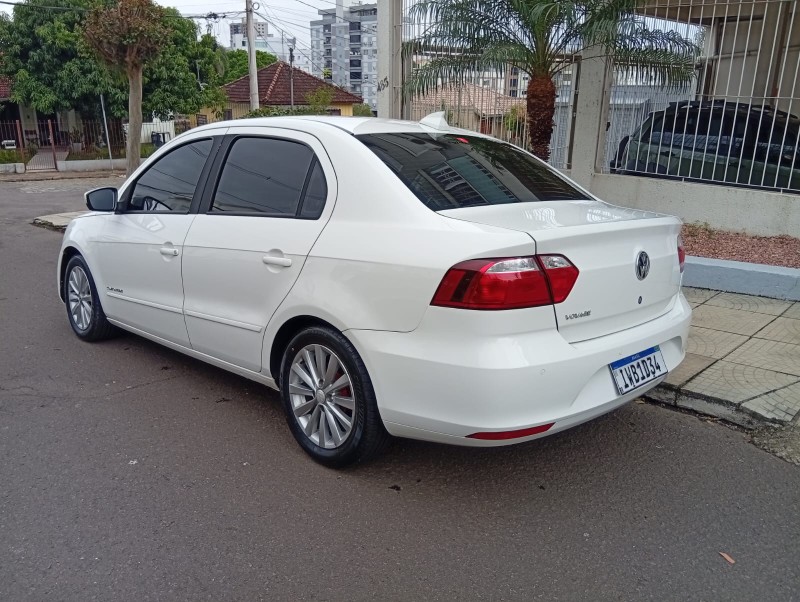 VOLKSWAGEN VOYAGE 1.0 2014/2015 ALTERNATIVA VEÍCULOS LAJEADO / Carros no Vale