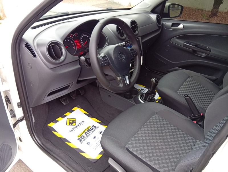 VOLKSWAGEN VOYAGE 1.0 2014/2015 ALTERNATIVA VEÍCULOS LAJEADO / Carros no Vale